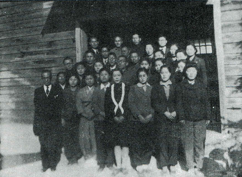 学童疎開のスタッフ写真